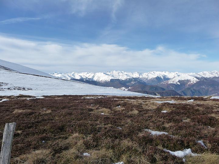 fourcat_gerard 016.jpg - Arrivée au col, la vue s'ouvre sur les sommets Ariègeois !